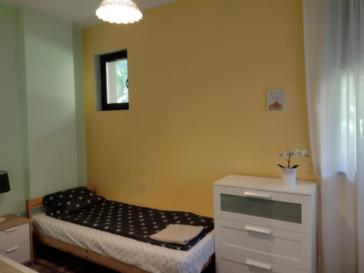 Charming With Garden Near Parking And Ndk Apartament *