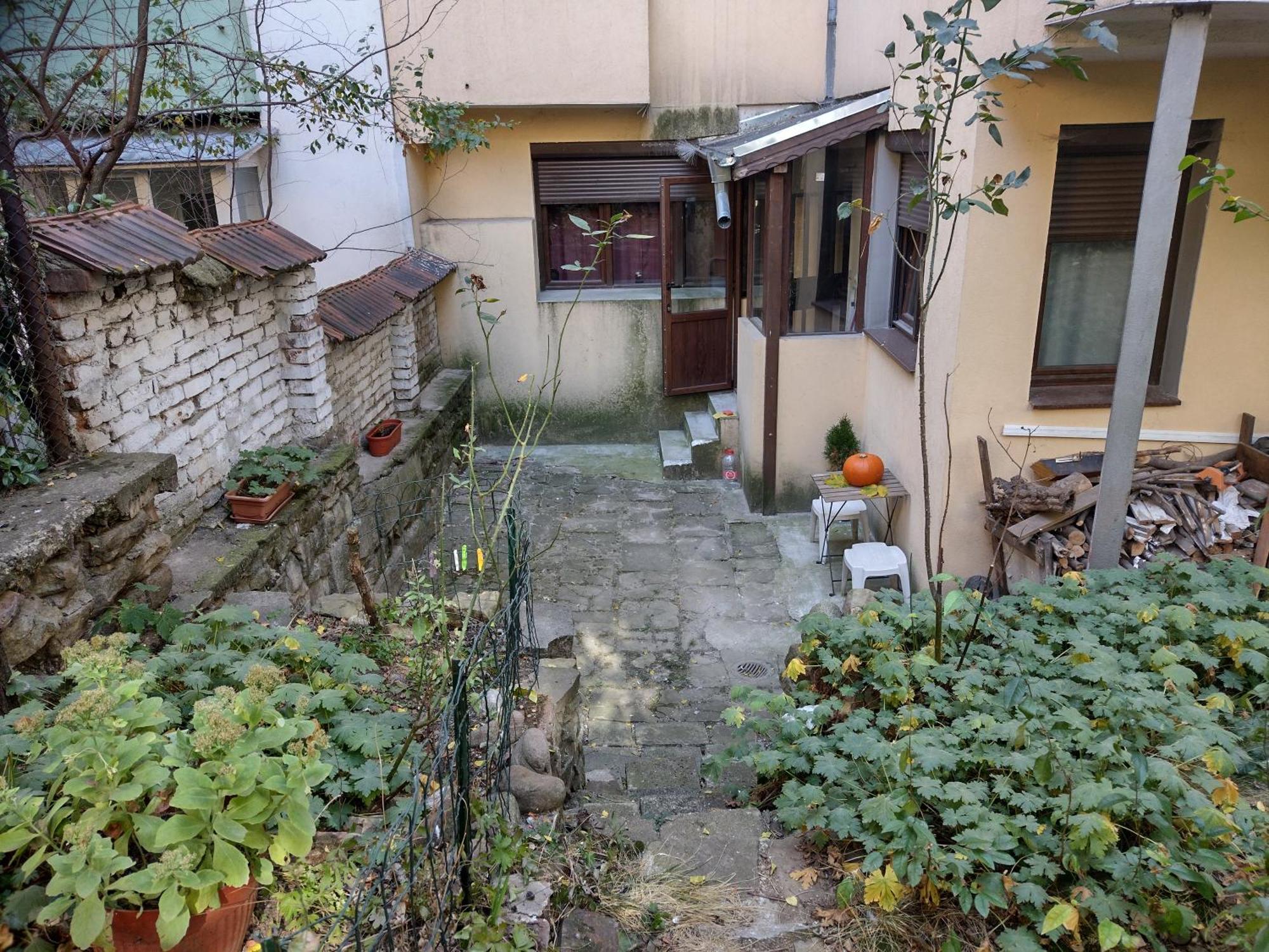 Charming With Garden Near Parking And Ndk Apartament *