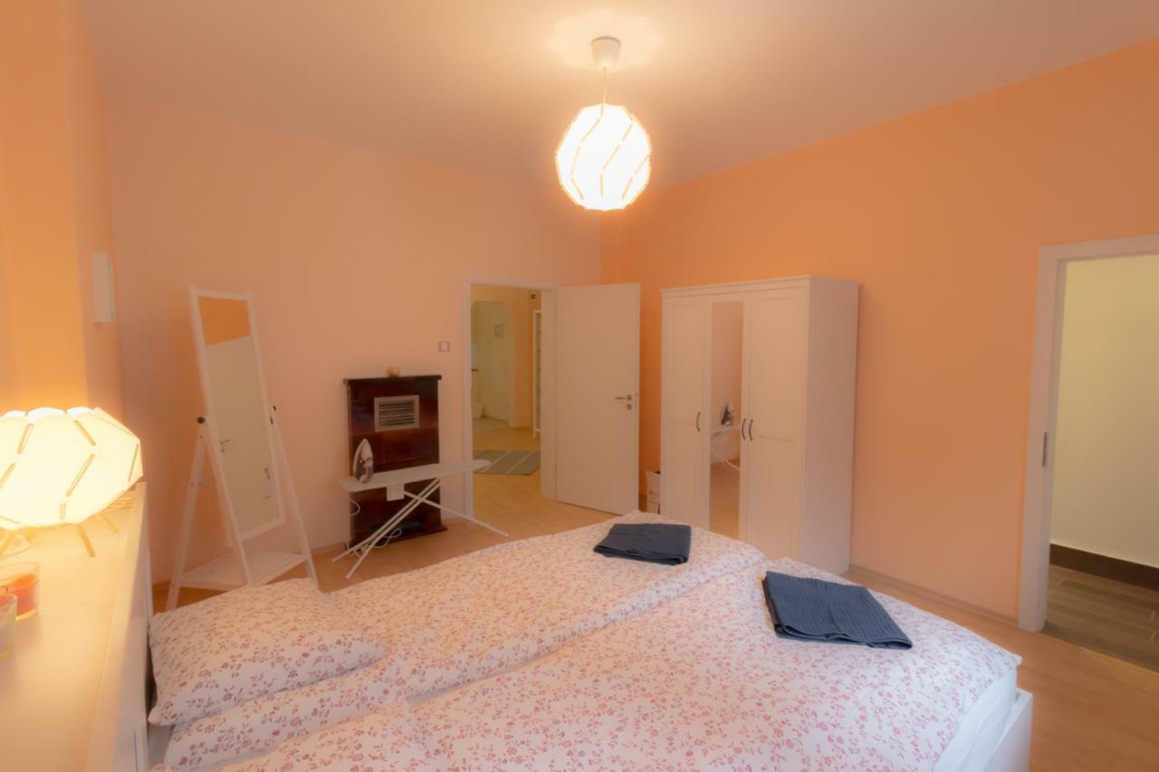 Charming With Garden Near Parking And Ndk